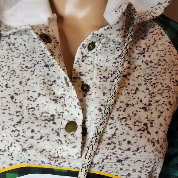 Green Bay Packers lightweight hoodies. Women's Size Large. - Picture 8 of 16